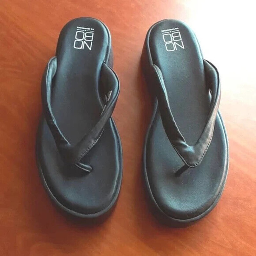 No Boundaries size 8 black sandals NWOB *